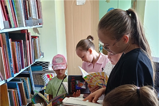 Литературная гостиная «Путешествие в мир чувашских книг» Токаевская сельская библиотека