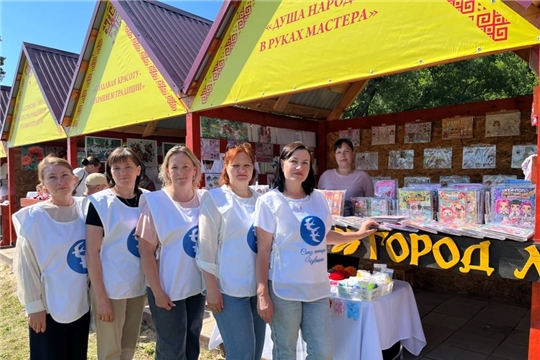 Библиотекари и Женсовет Комсомольского округа создали «Город мастеров» на празднике Акатуй