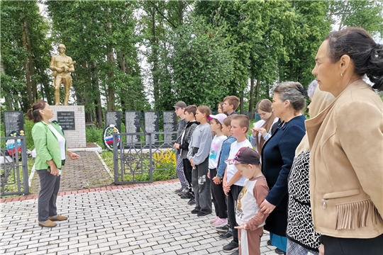 Акция "Свеча памяти" Новочелны–Сюрбеевская библиотека 