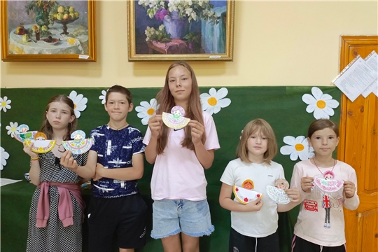 Мастер-класс «Куклы-качалки» в Нюргечинской сельской библиотеке 
