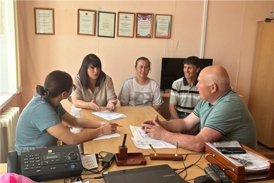 В рамках единого информационного дня совместно с директором МАУ ДО «Спортивная школа „Хастар“ Вячеславом Витальевичем была организована встреча с работниками физической культуры и спорта Красночетайского муниципального округа.