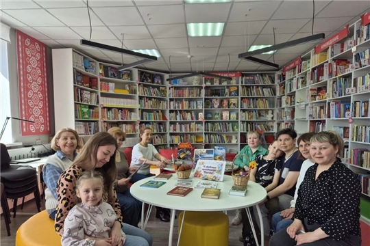 Цикл мероприятий, посвященных Дню Светлой Пасхи прошел в Октябрьской сельской библиотеке