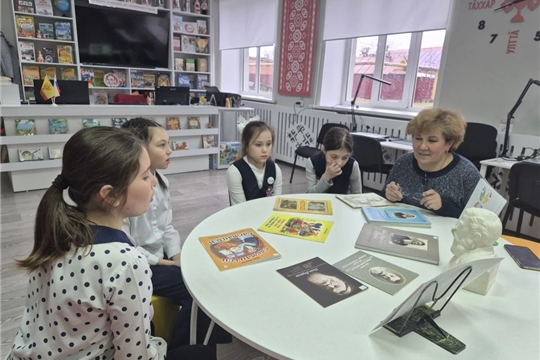 Яковлевские чтения «Пысăк пӗлтерӗшлӗ пӗчӗк калавсем» в Октябрьской сельской библиотеке