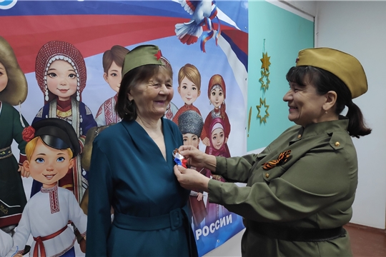 Библиотекарь Аксаринской сельской библиотеки присоединились к всероссийской патриотической акции «Георгиевская ленточка»