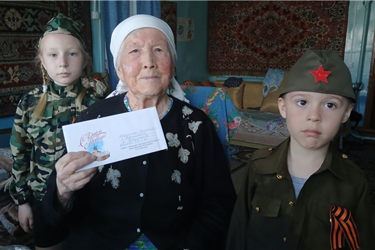 Посещение тружеников тыла и детей войны на дому в близлежащих деревнях организовала библиотекарь Эльбарусовской сельской библиотеки