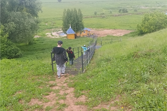Путешествие к живописному роднику "Светлые ключи" организовала библиотекарь Шоршелской сельской библиотеки