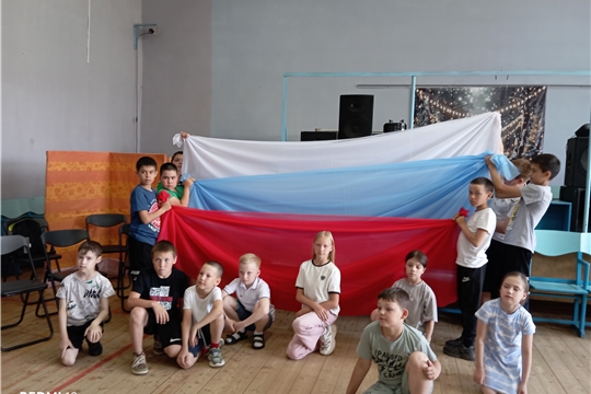 Тематический час «Наш дом - Россия» в Октябрьской сельской библиотеке