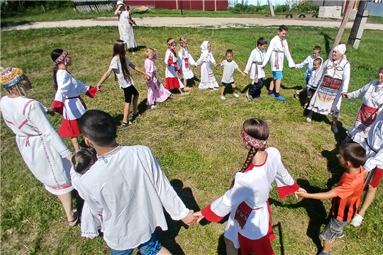 Тематический час «Наследие предков – в наших сердцах» в Эльбарусовской сельской библиотеке