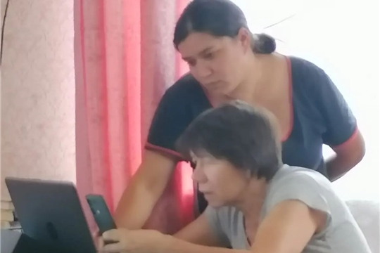 Урок компьютерной грамотности для людей старшего поколения в Шоршелской сельской библиотеке