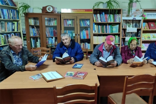Патриотический час «В огне Курской битвы» в Анаткасинской библиотеке