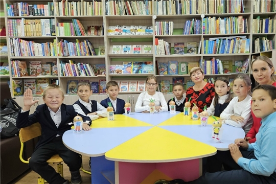 В Адабайском клубе совместно с библиотекой провели час творчества «Луковая фантазия»