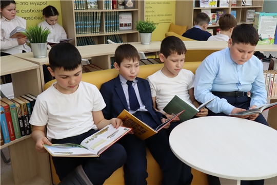 Час громких чтений «Книжный взрыв!» (ЦБ)