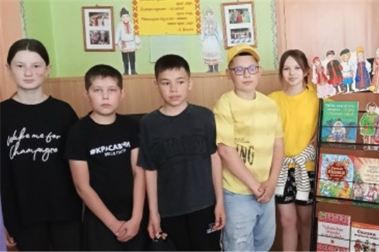 Волшебный ларец: путешествие по сказкам народов России (Челкумагинская сб)