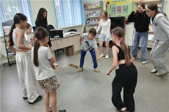 Чувашская игра "Лапти!" в рамках этнопроекта "Сик! Тух!" (Хучельская сб)