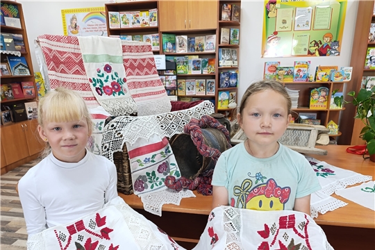 Познавательно‑игровой час «Асанне арчи — мӗн унта упранать ши?» (Новошальтямская СБ)