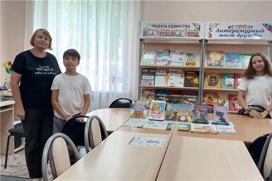 Книжная выставка «Кошкин дом в библиотеке» (Чагасьская сб)