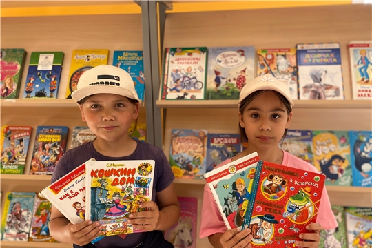 В рамках акции «Книжка на ладошке» (ДБ)