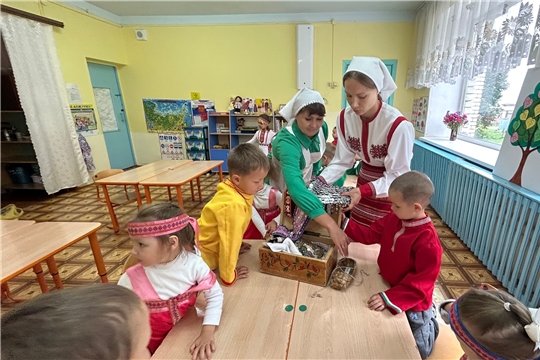 Краеведческий час «Из бабушкиного сундука» (Караклинская СБ)