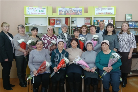 Дан старт акции «Цветы мамам Героев» в Санкинской сельской библиотеке