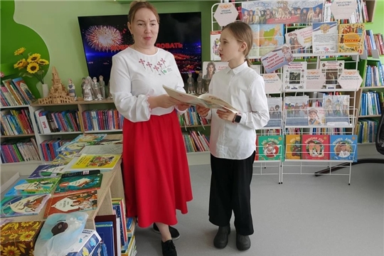 Краеведческий час «Ручей хрустальный языка родного» в зале «Сила семьи»