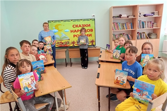 КРУГОкнижное путешествие «В сказку я открою дверь» в Питеркинской сельской библиотеке