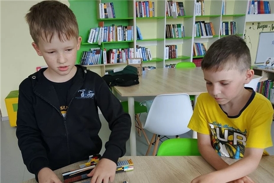 Лего-каникулы в зале «Сила семьи»: от игры к поддержке фронта