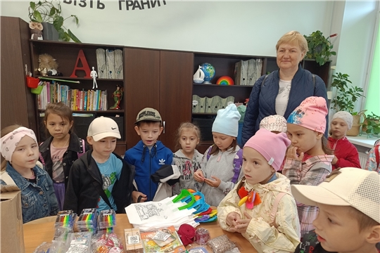 По родному краю с рюкзаком шагаю