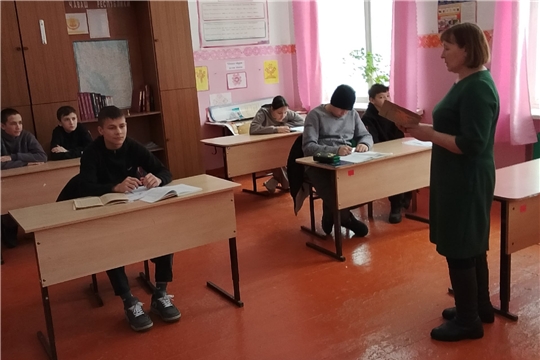Заведующая Мижеркасинским СДК провела беседу среди несовершеннолетних