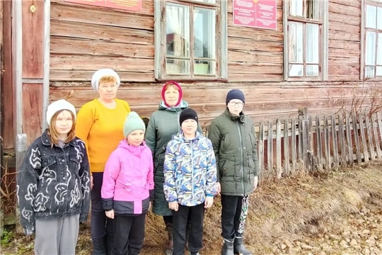 Заведующая Мижеркасинским СДК с учащимися школы посетили в музей с.Пандиково