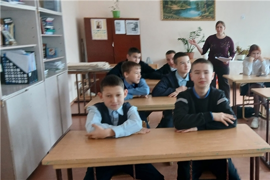Методист Большеатменского СДК провела познавательный час «Чувашские обряды и праздники»