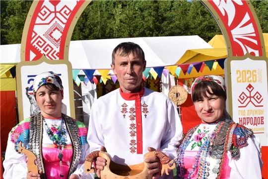 На сцене агрослёта «Лучшие на селе» коллектив Штанашского СДК «Штаваш