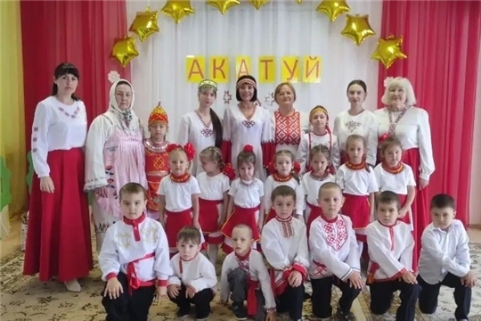 Детский сад "Рябинушка" с коллективом-спутником «Живая сказка» народного ТЮЗа РДК встретили чувашский «Акатуй»