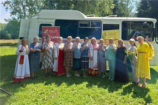 В посёлке Черёмушки состоялся выездной концерт "Народные напевы"