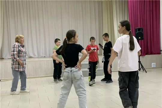 В Большеатменском СДК проведена детская дискотека "Танцуй или веселись"