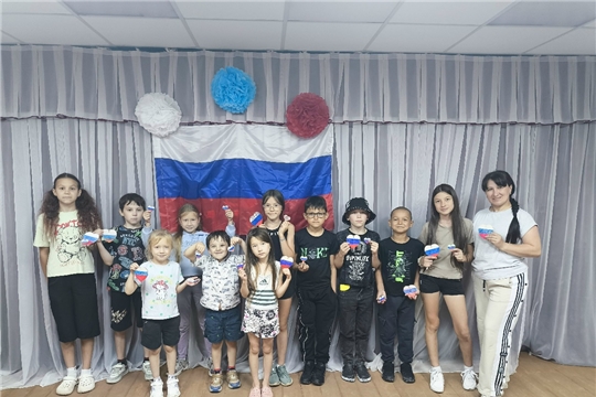 Заведующая Староатайским СДК провела мастер-класс «Сердечки добра»