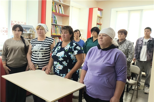 Работники Староатайского СДК провели час памяти «Не отнимайте солнце у детей»
