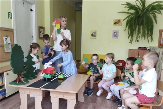 Как заяц-пешеход научил ребят правилам движения