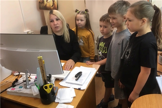 Профессионалитет с пелёнок: дошкольники познакомились с профессией делопроизводителя