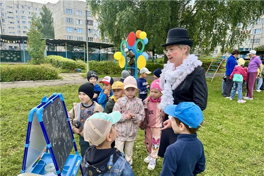  Первого сентября — с улыбкой к знаниям!