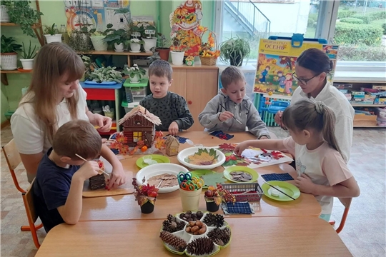 Мамины руки и тепло Женского движения: осенняя сказка для наших детей