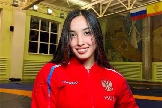 Стала чемпионкой мира по вольной борьбе среди студентов