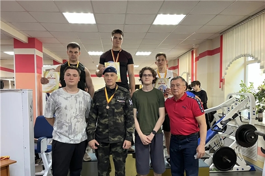 Сила духа и спортивный азарт: в тренажерном зале СШОР № 5 им. В.Н. Кочкова прошел 10-й турнир по русскому жиму