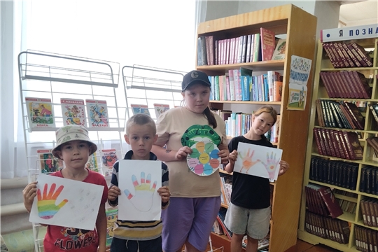 Урок дружбы «У нас одна планета, у нас единая семья» в рамках проекта Главы Чувашской Республики Олега Николаева «Яркое лето Чувашии» (Малобуяновская с/б)