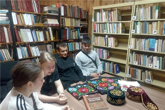 Краеведческий экскурс «Мир традиций татарского народа» в рамках программы «Пушкинская карта» и проекта Главы Чувашской Республики Олега Николаева «Яркое лето Чувашии» (Трёхбалтаевская с/б)  