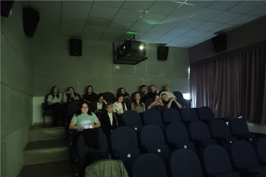 Учащиеся Шемуршинской средней школы провели внеклассное мероприятие с пользой и интересом, организованно посетив кинотеатр «КиноМир-Шемурша».