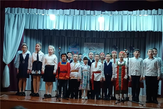 Сегодня в стенах Бичурга -Баишевского Центрального сельского Дома культуры прошла праздничная программа «Дружба народов — сила России».