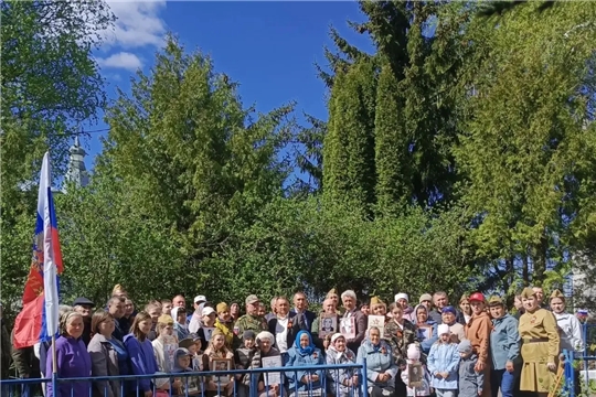 Жители и гости деревни Верхнее Буяново собрались у обелиска воинам-землякам, чтобы почтить память тех, кто не вернулся с полей сражений.
