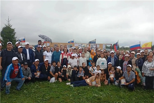 Непогода и проливной дождь не смогли остановить настоящих любителей спорта.
