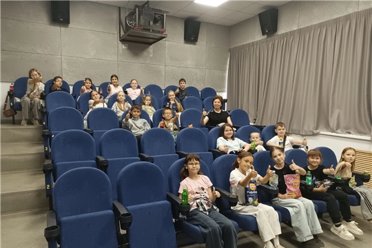 Ученики 3«А» класса Шемуршинской средней школы организованно посетили местный кинотеатр.