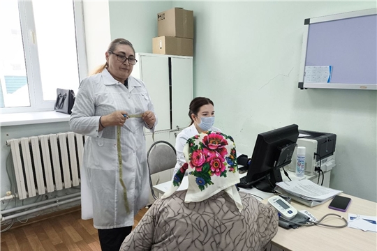 Врачи из столицы: как мобильная бригада приблизила специализированную медицину к жителям Шемурши.